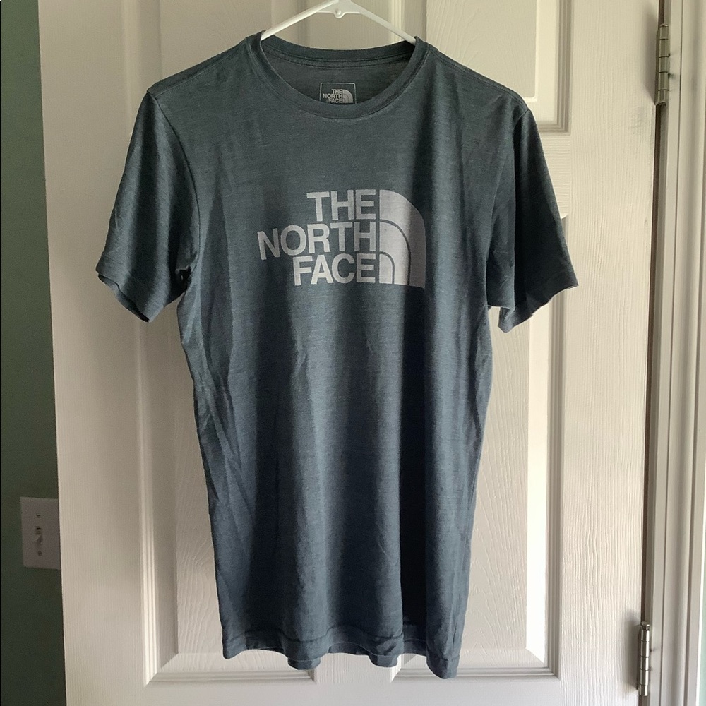 Mens The North Face t-shirt